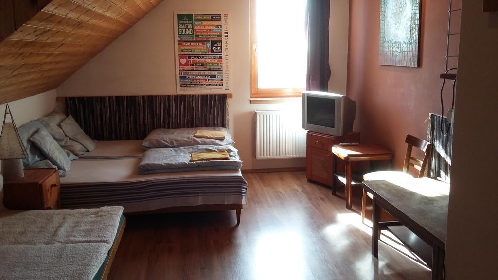 Keramiapark Guesthaus Hotel Budapest Ngoại thất bức ảnh