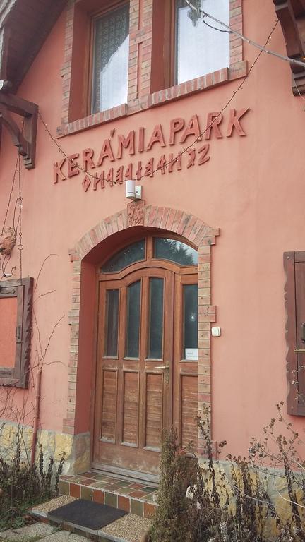 Keramiapark Guesthaus Hotel Budapest Ngoại thất bức ảnh