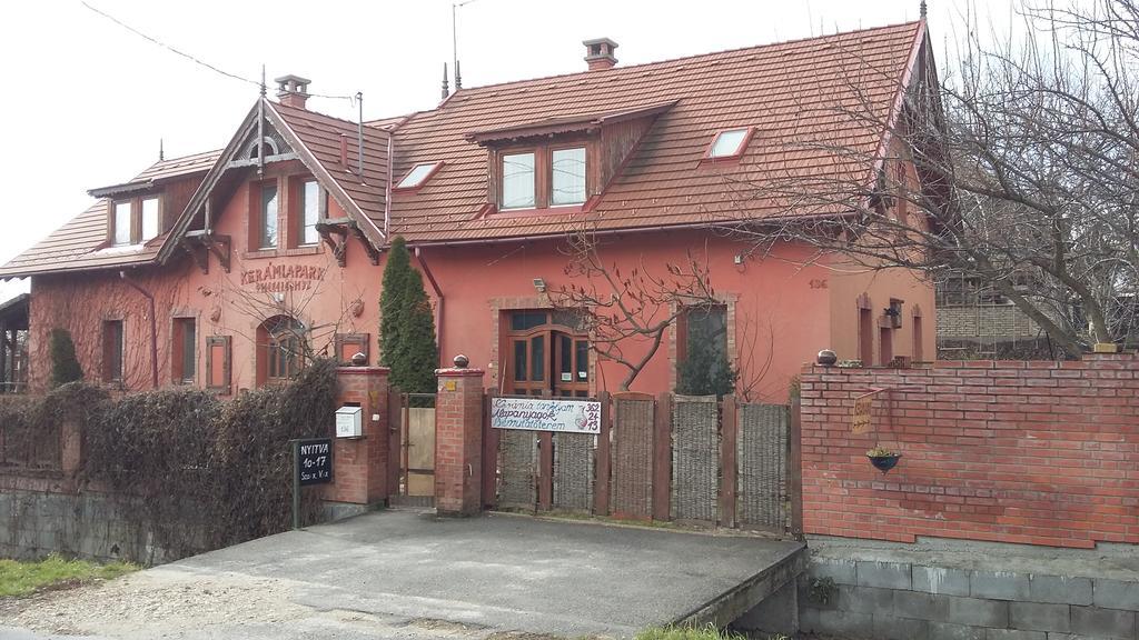 Keramiapark Guesthaus Hotel Budapest Ngoại thất bức ảnh