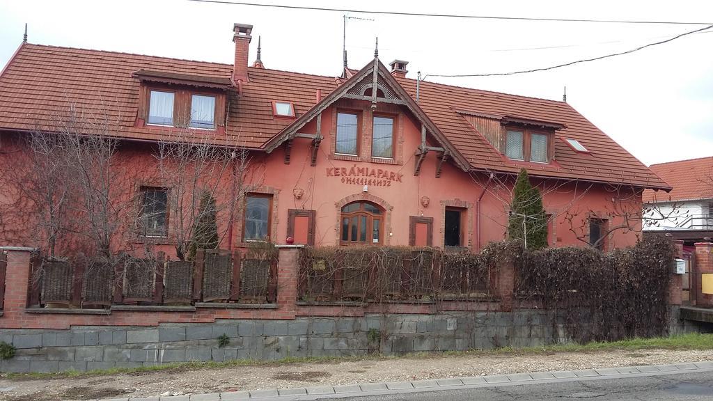 Keramiapark Guesthaus Hotel Budapest Ngoại thất bức ảnh