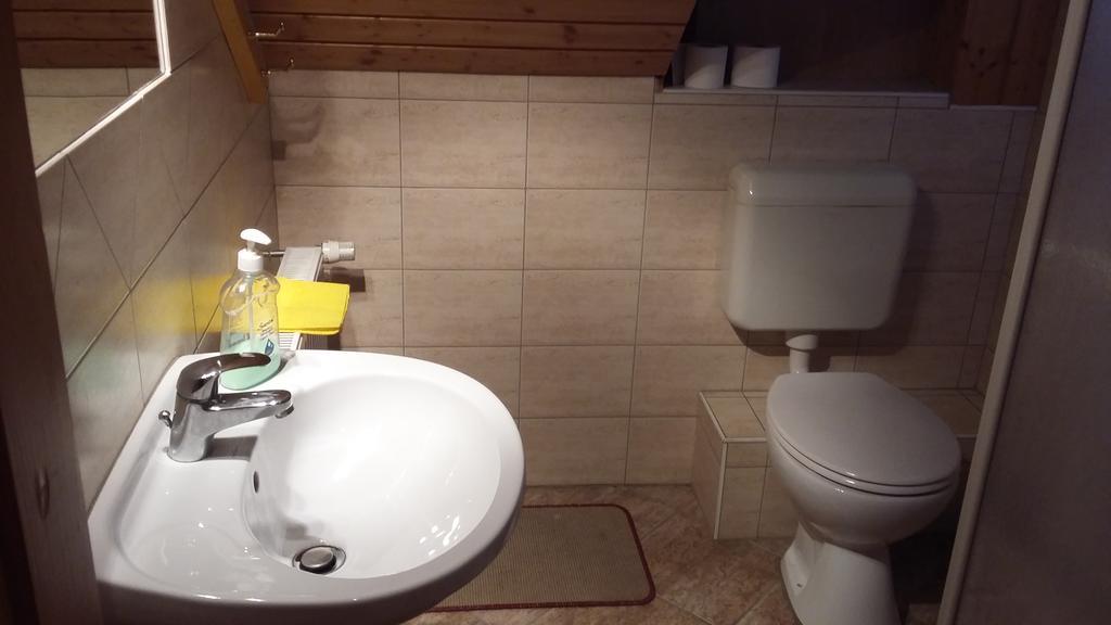 Keramiapark Guesthaus Hotel Budapest Ngoại thất bức ảnh
